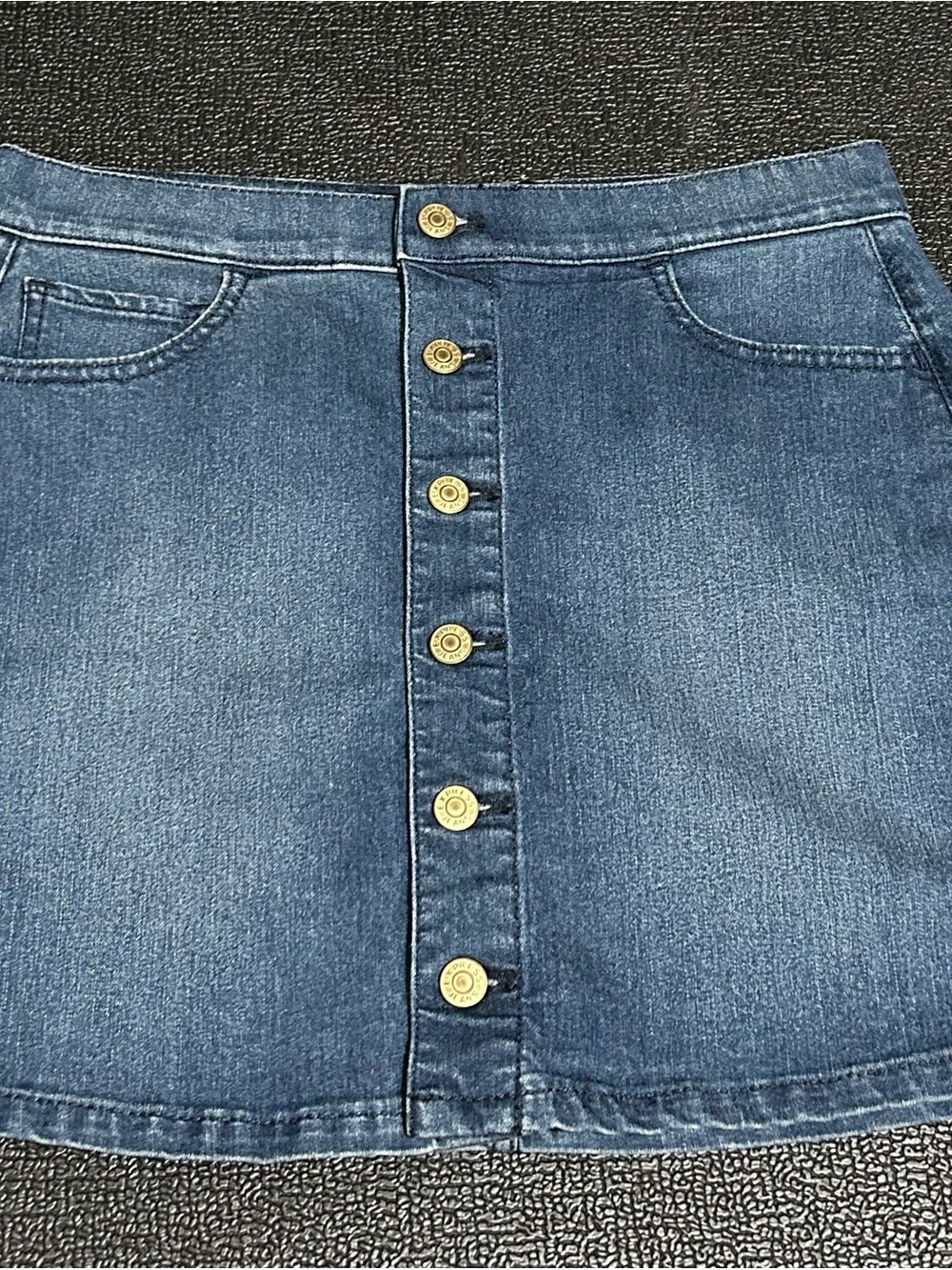 Express Jeans Button-Front Denim Mini Skirt in Medium Blue